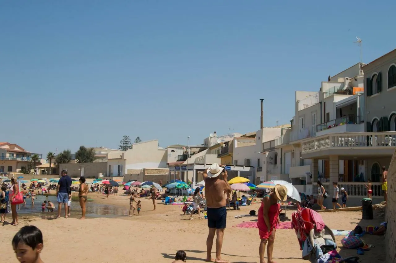 Apartment Matisse Beach Punta Secca Italy